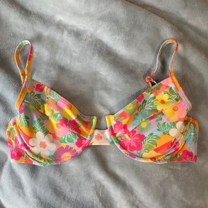 Loleia swim bikini top size m barely worn!!